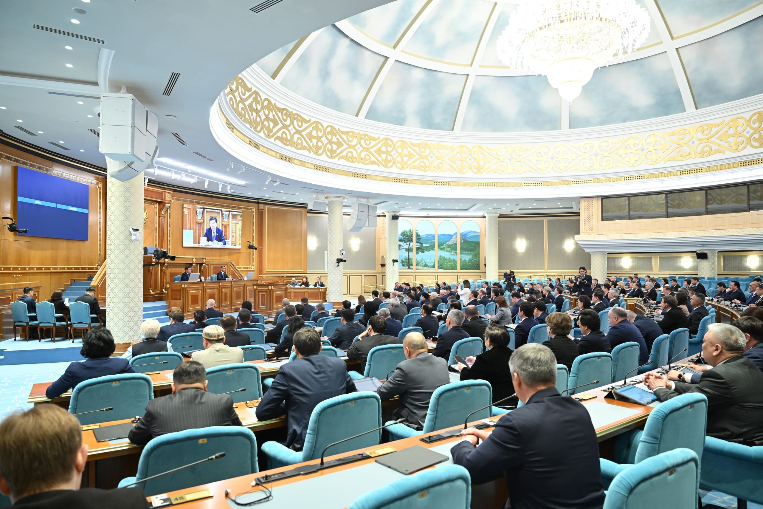 Парламент принял Конституционный закон о специальном статусе Alatau City